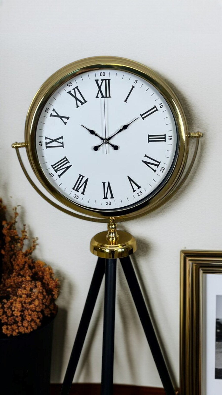 Gold Roma Rakamlı Lüks Tripod Ayaklı Saat