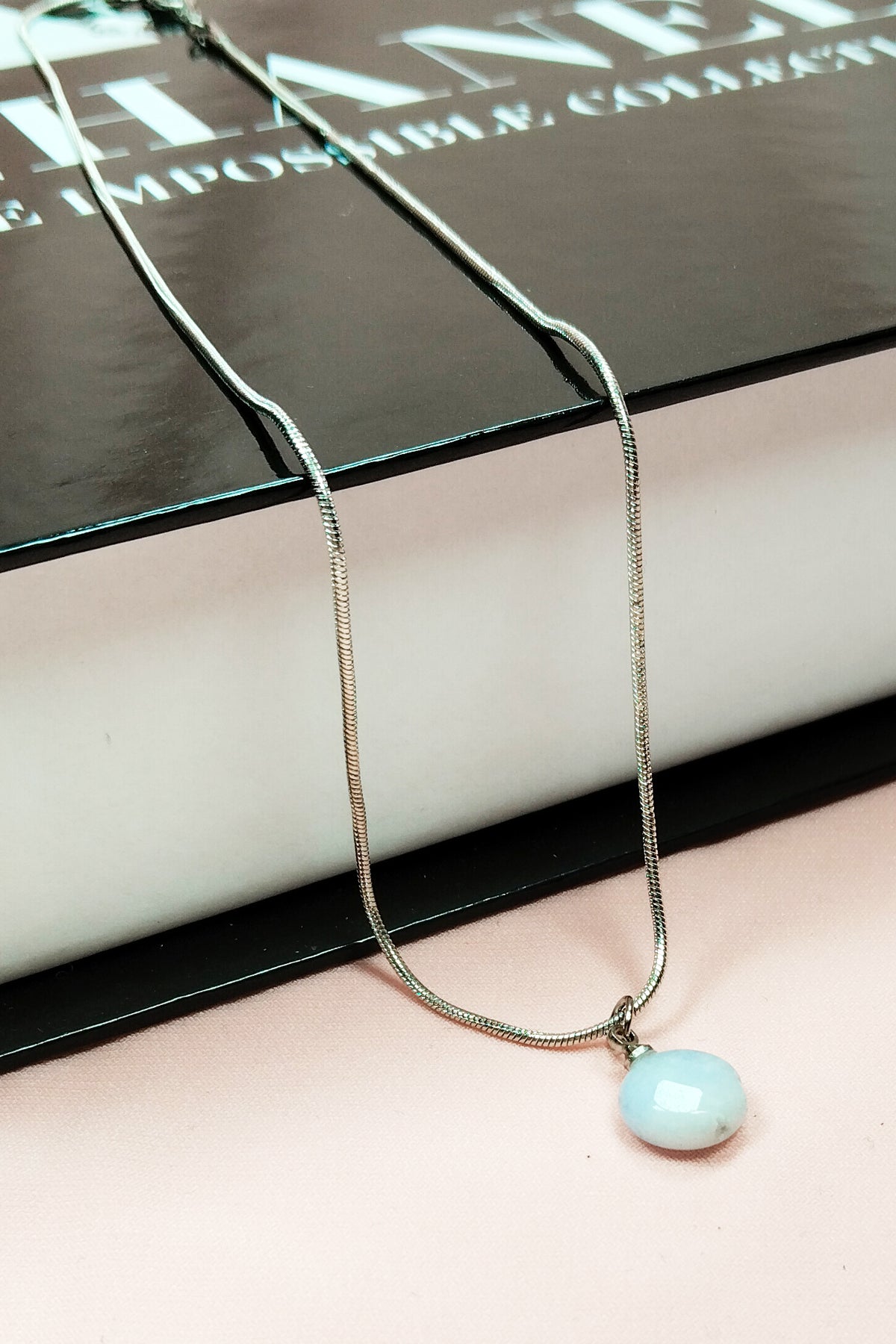 Kalsedon Doğal Taşı Zincirli El Yapımı Kolye Uç: 1,5 cm Zincir: 20 cm Kutulu