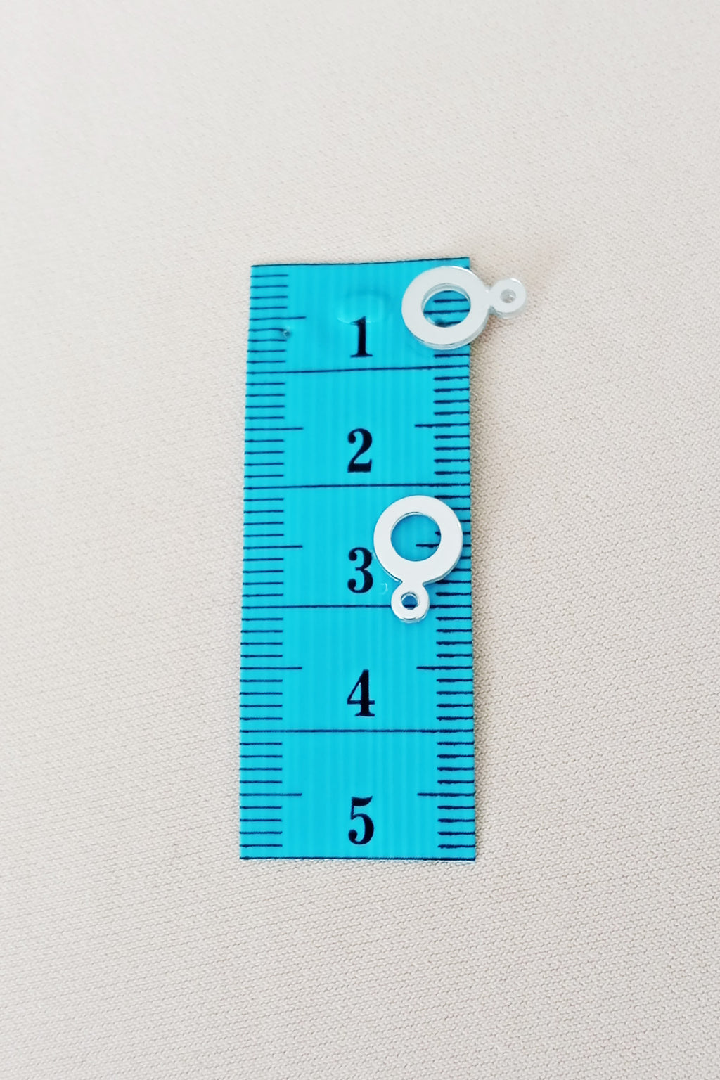 Oya Abiye Bileklik Kolye Pleksi Metalik Plastik Pul Gümüş Renk 8 gram 70 adet - BNC510