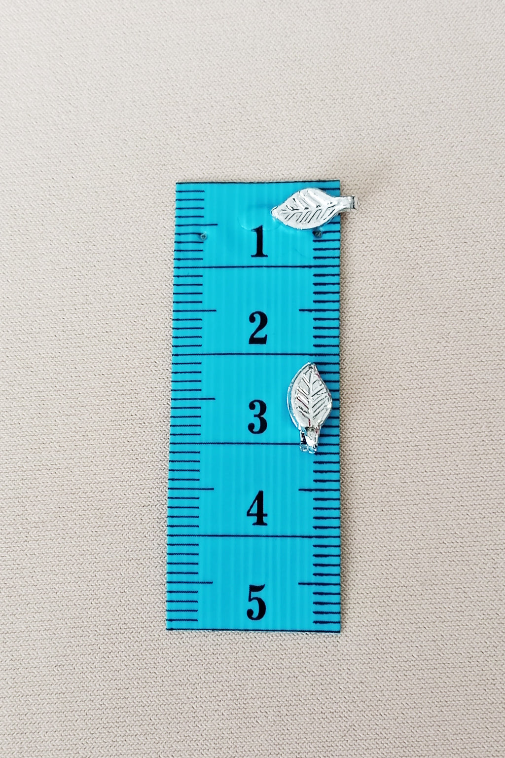 Oya Abiye Bileklik Kolye Pleksi Metalik Plastik Pul Gümüş Renk 8 gram 130 adet - BNC514