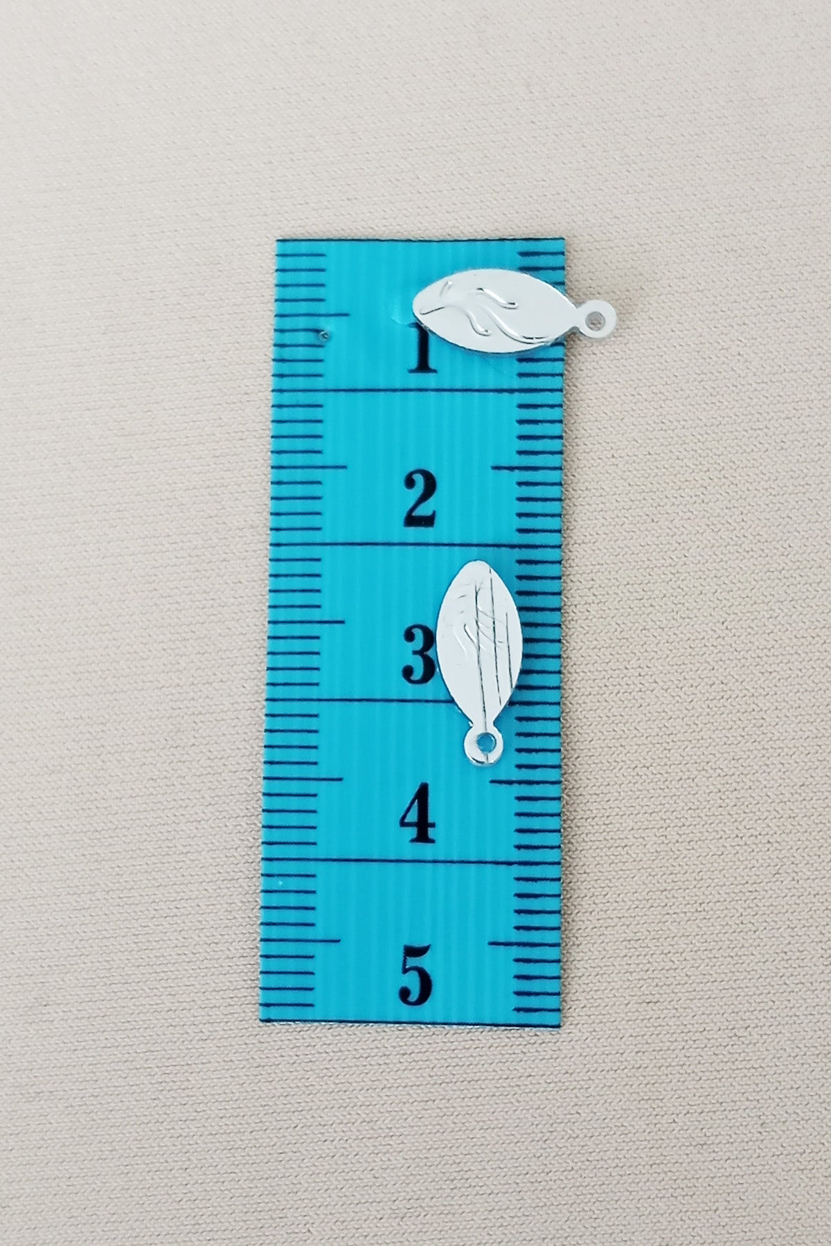 Oya Abiye Bileklik Kolye Pleksi Metalik Plastik Pul Gümüş Renk 8 gram 110 adet - BNC515