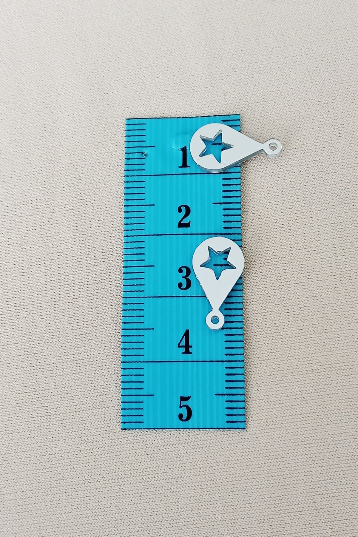 Oya Abiye Bileklik Kolye Pleksi Metalik Plastik Pul Gümüş Renk 8 gram 65 adet - BNC521