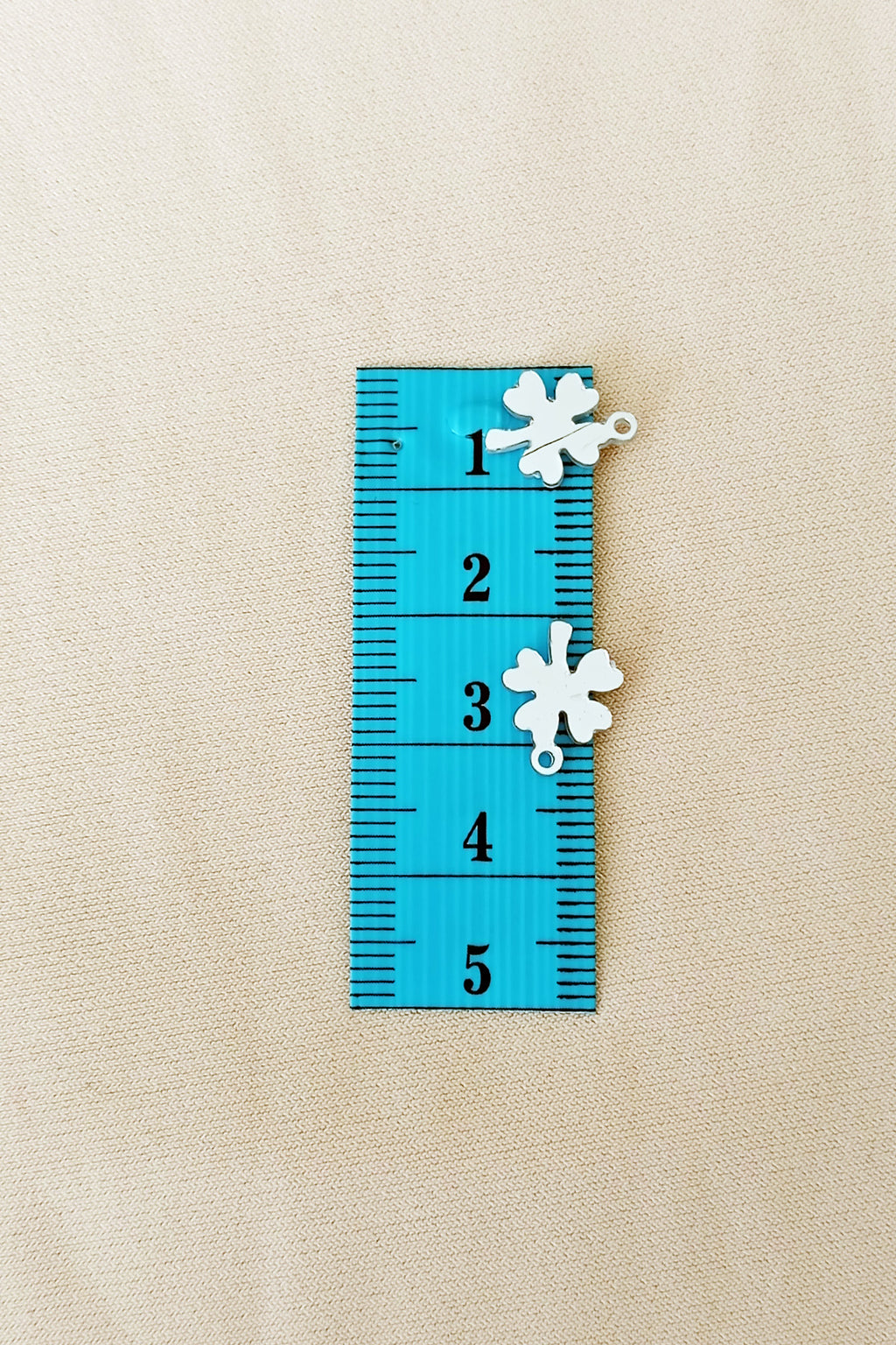 Oya Abiye Bileklik Kolye Pleksi Metalik Plastik Pul Gümüş Renk 24 gram 210 adet - BNC562