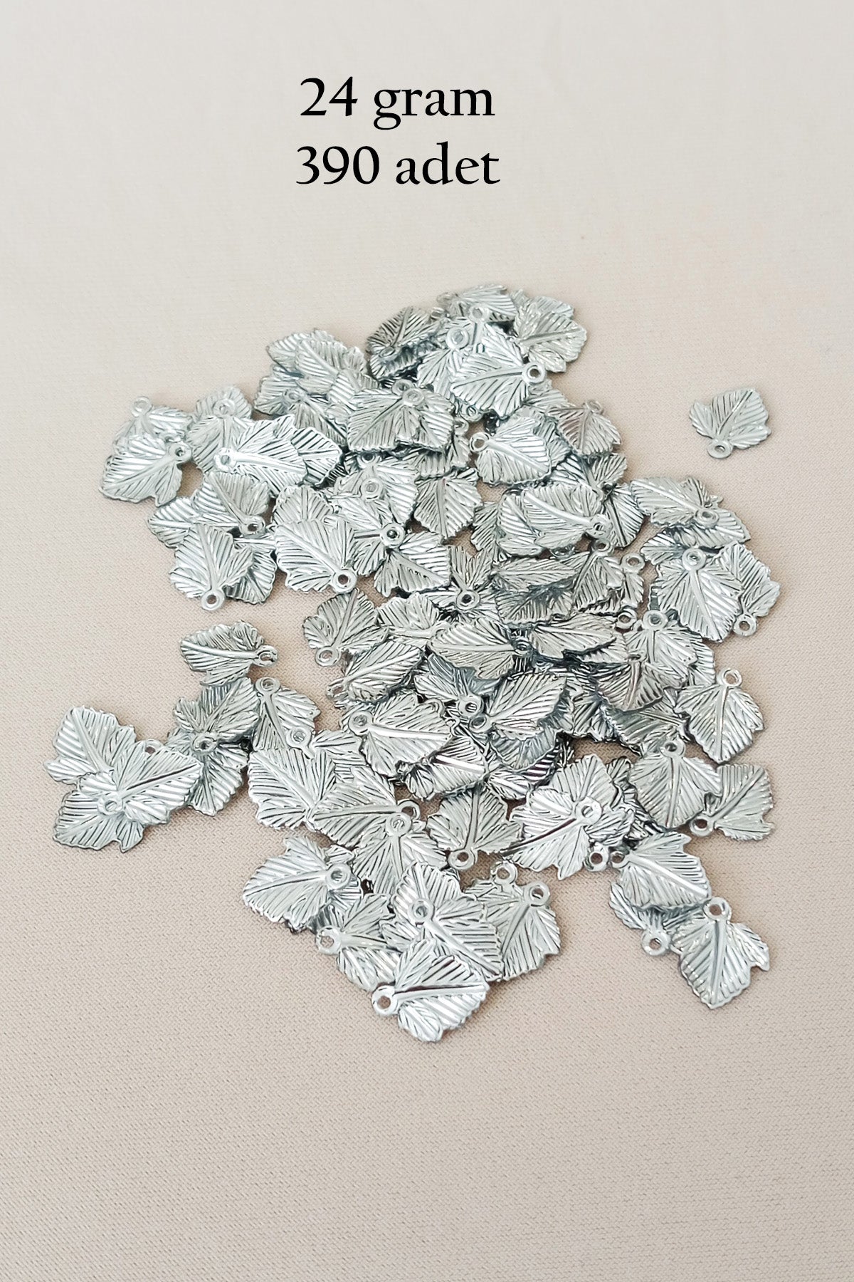 Oya Abiye Bileklik Kolye Pleksi Metalik Plastik Pul Gümüş Renk 24 gram 390 adet - BNC567