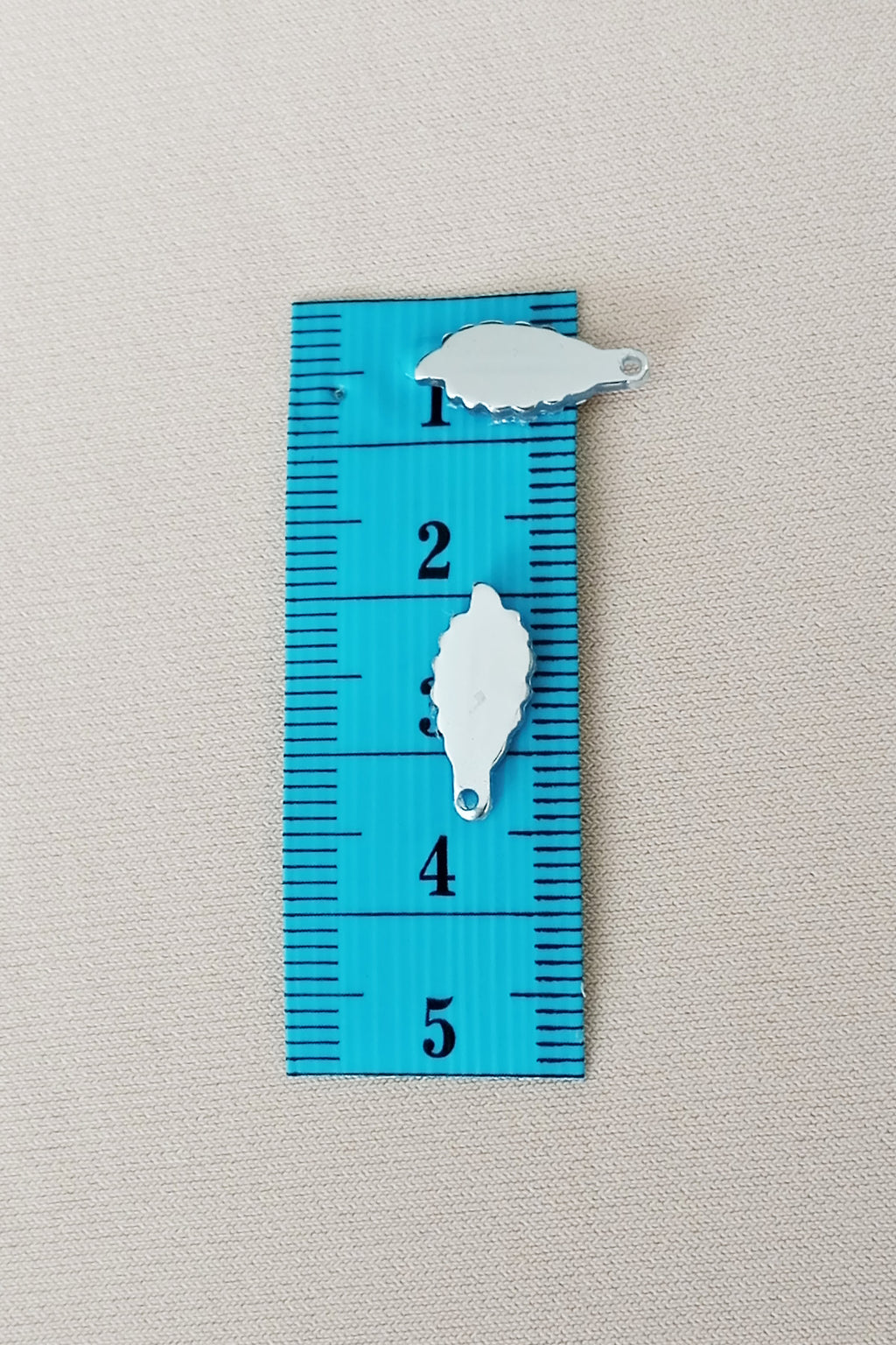 Oya Abiye Bileklik Kolye Pleksi Metalik Plastik Pul Gümüş Renk 24 gram 210 adet - BNC572