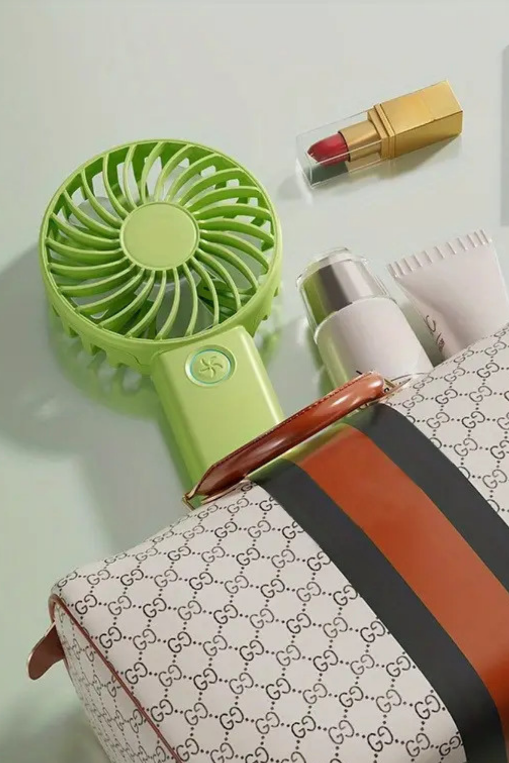 3 Hız Kademeli Şarjlı Sessiz El Vantilatörü Telefon Tutucu Özellikli El Masa Fanı