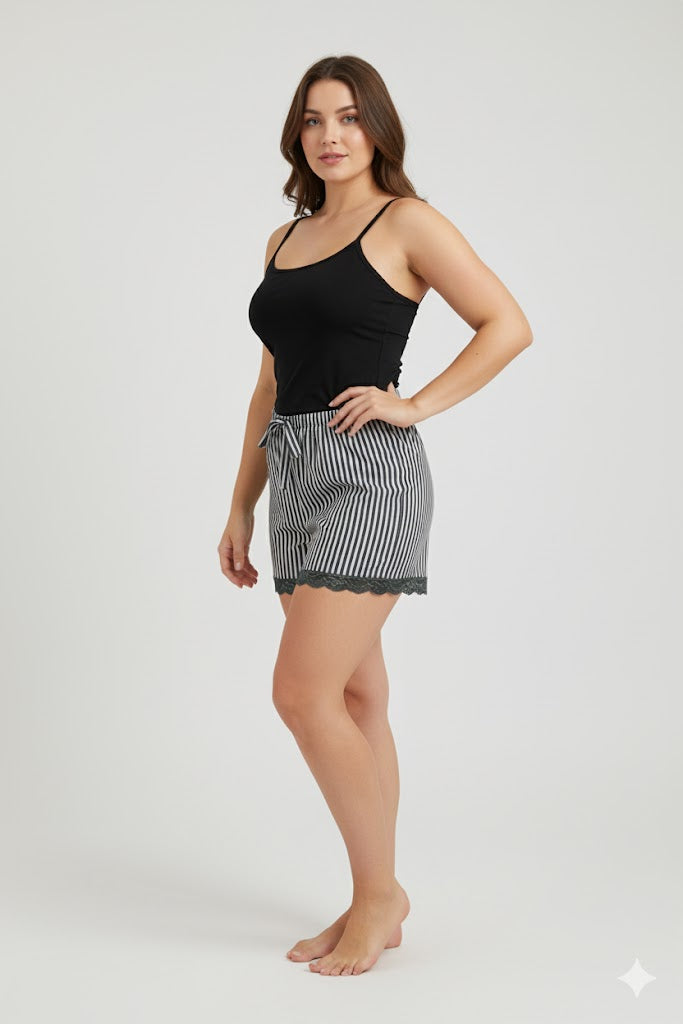 Çizgili Penye Kadın Ev Şortu Bacak Dantel Detaylı Ev Giyim Siyah
