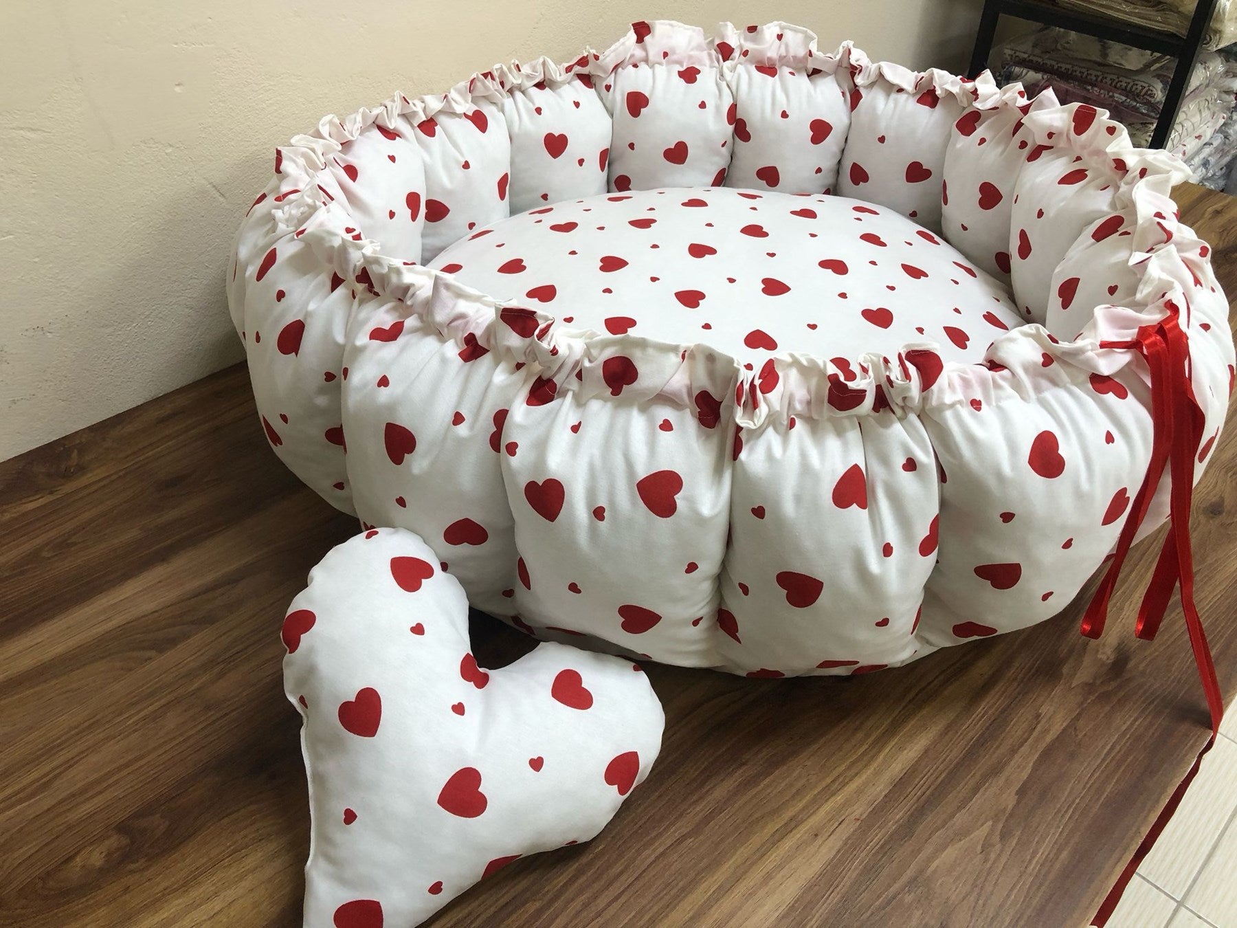 KALP DESENLİ BEBEK YATAĞI , OYUN MİNDERİ