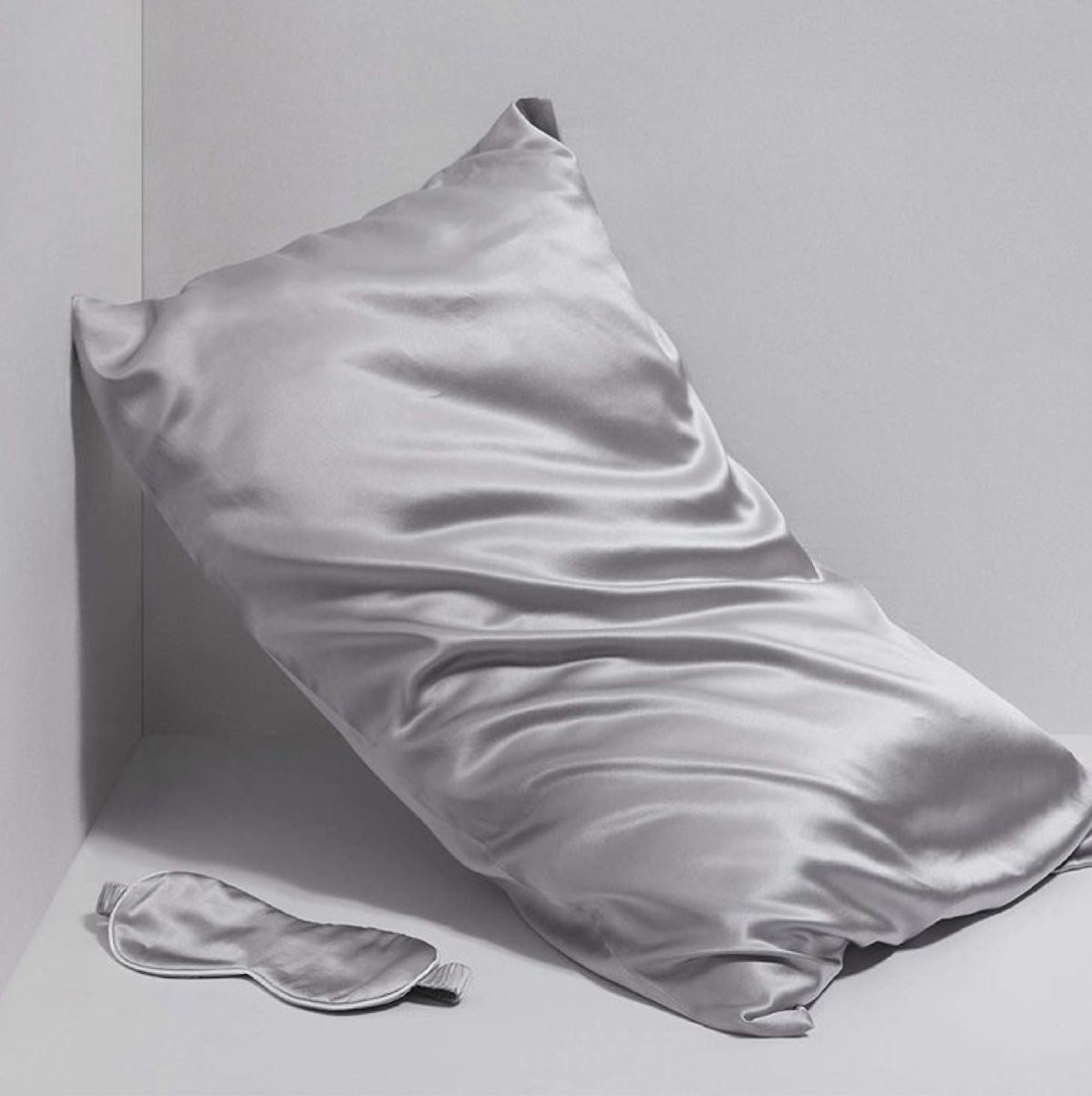 Antibakteriyel Terletmeyen İpek Saten Yastık Kılıfı 2'li 50x70 Gümüş