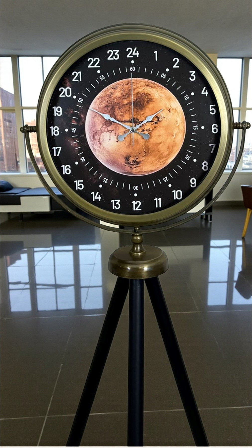 Eskitme 24 Saat Göstergeli Özel Tasarım Tripod Ayaklı Saat