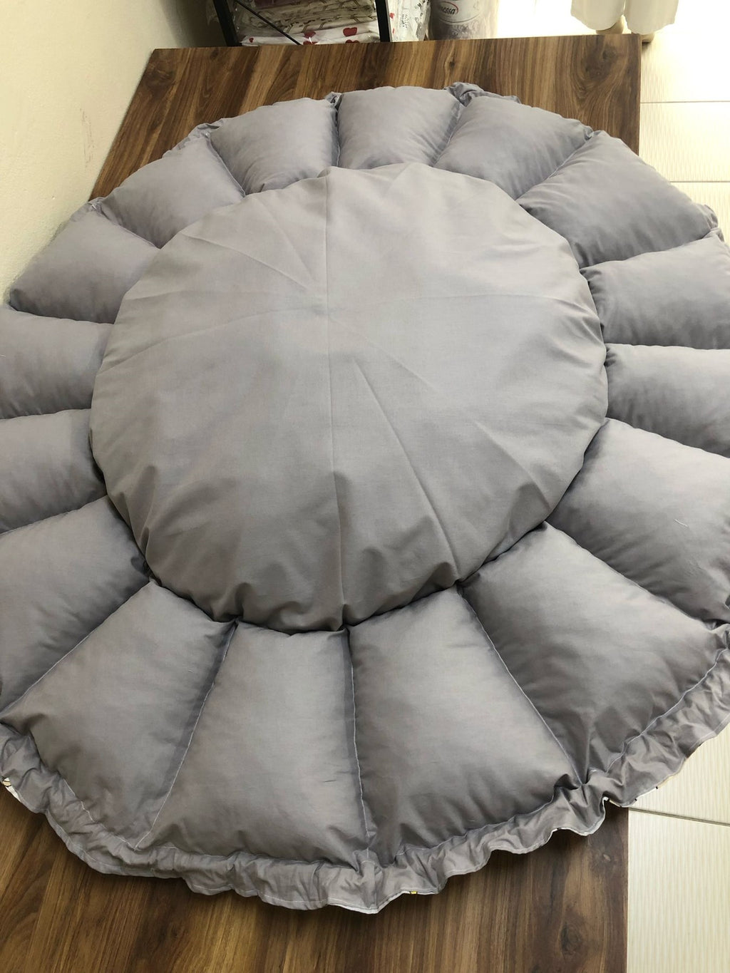 GRİ-AYICIK DESENLİ BEBEK YATAĞI , OYUN MİNDERİ