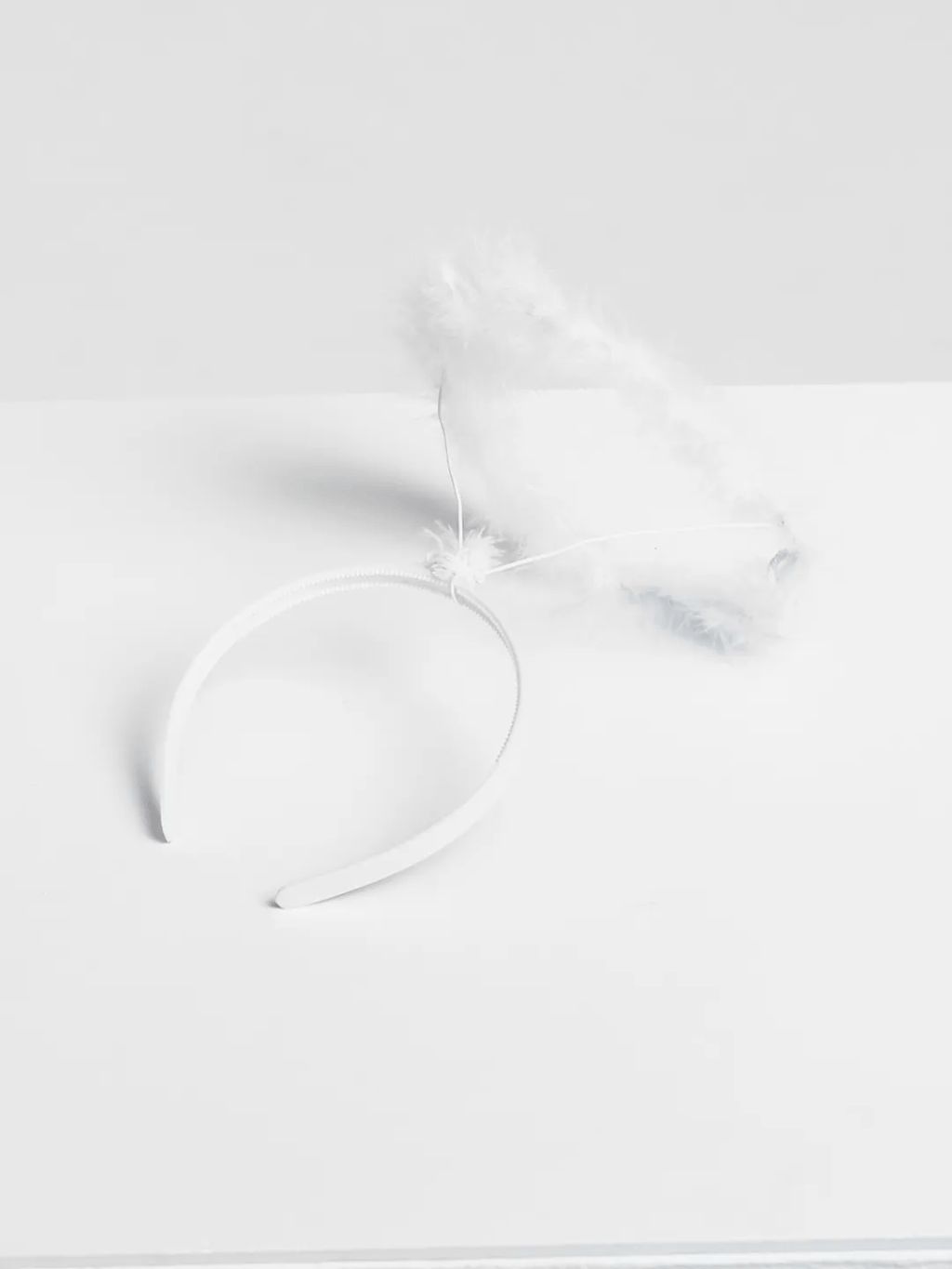 Beyaz Otrişli Tüylü Esnek Yapı Melek Haresi Melek Tacı