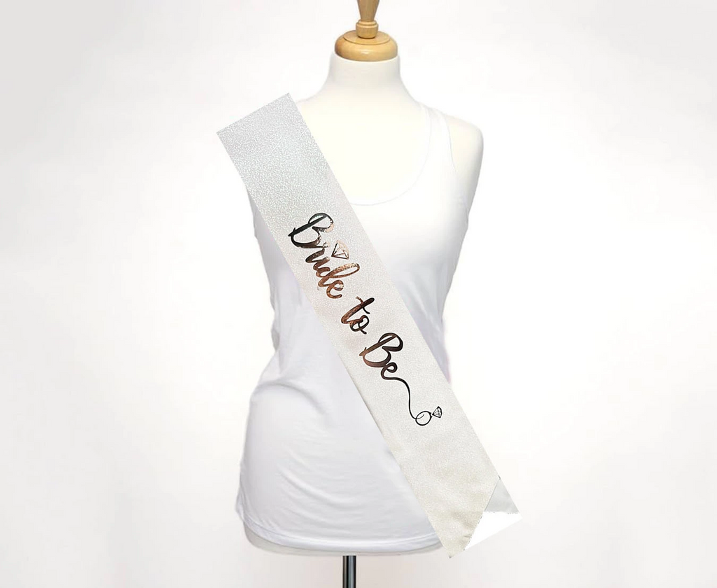 Beyaz Üzeri Gümüş İtalik Alyanslı Bride To Be Yazılı Simli Işıltılı Kuşak Kemer 10 Cm Genişlik