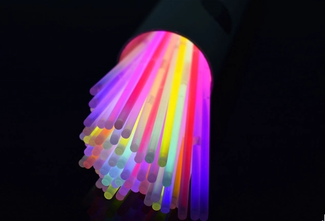 Karanlıkta Yanan Parlayan Fosforlu Glow Çubuk Bileklik 50 Adet