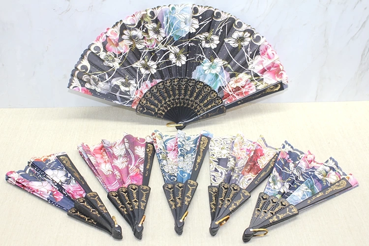 Plastik Çiçek Desenli Yelpaze Alk3571