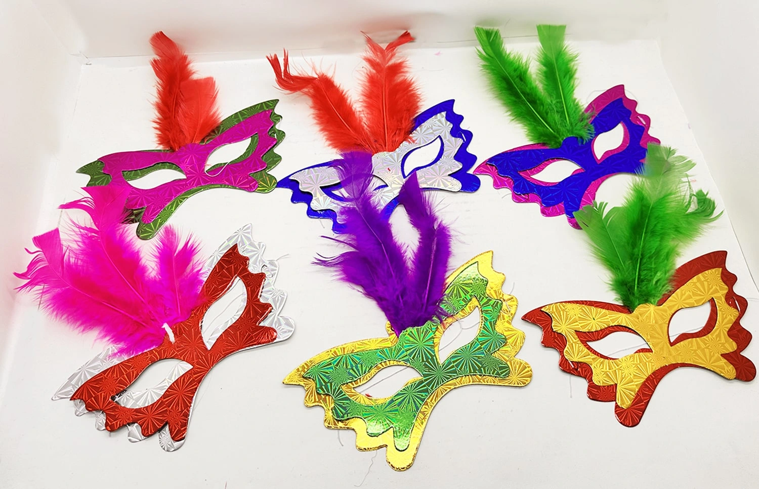 Renkli Parti Maskesi 6'lı | Tüylü Karton Maske Seti (lastikli)