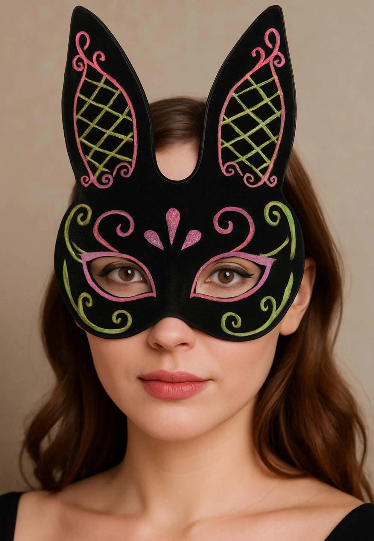 Siyah Renk Pembe Gold Simli Siyah Süet Kaplama Tavşan Maskesi 18x16 Cm